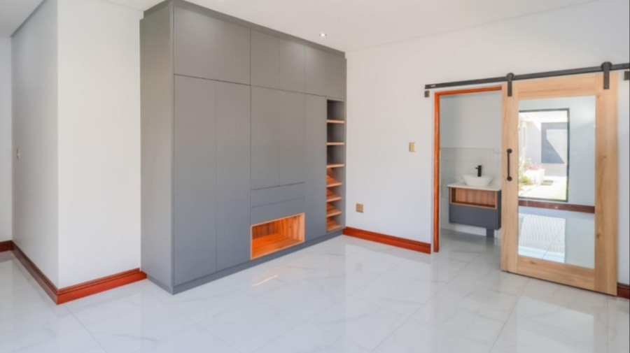 5 Bedroom Property for Sale in Leloko Lifestyle Estate North West